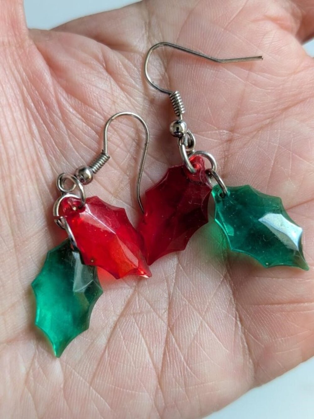 Vintage Acrylic Red & Green Christmas Leafs Earrings (Ship the same Day)